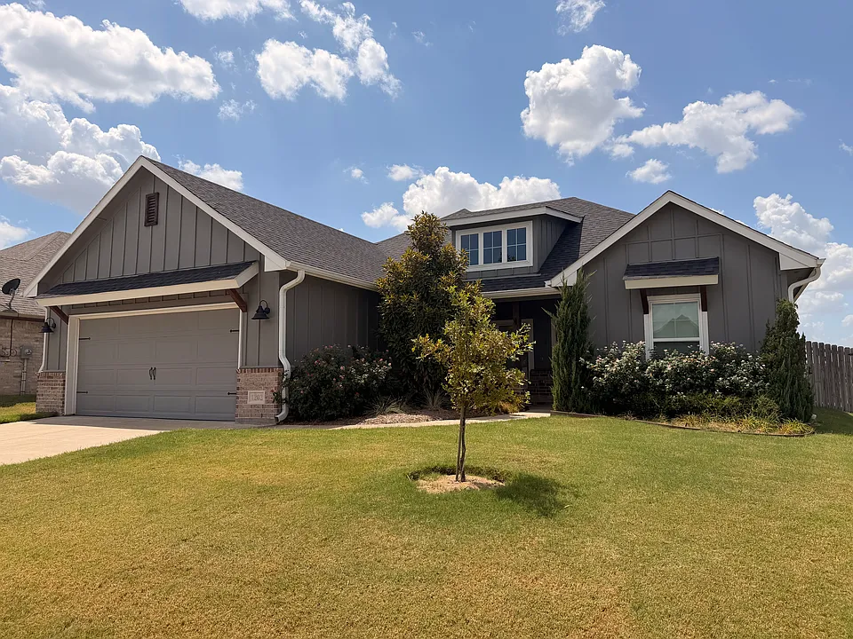 1202 Delmar Dr