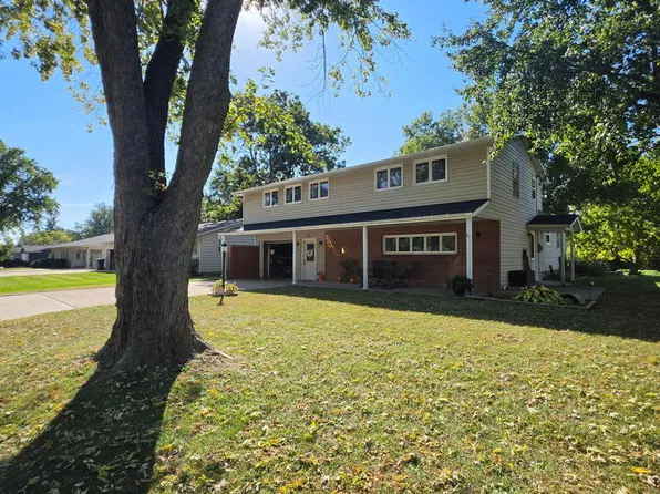 723 Saint Charles St, Moberly, MO 65270