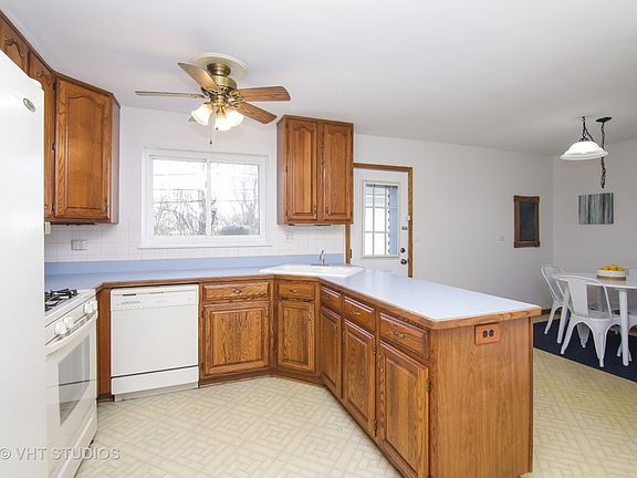4th image of 2566 Bel Air Dr