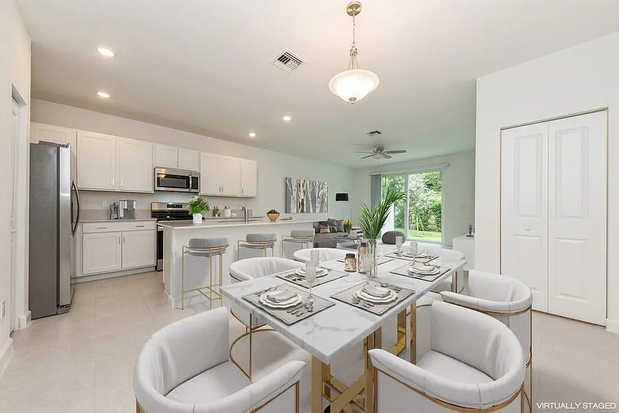 3 bed, 2.5 bath, 1628 sqft, $2,900 — Photo 3
