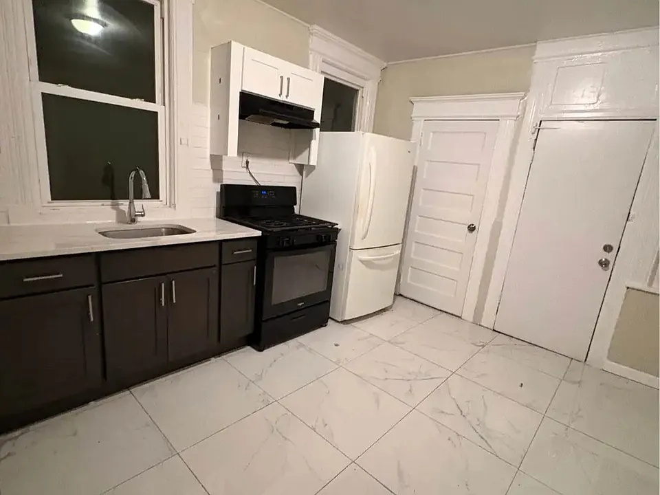 115 Seymour Ave #G1