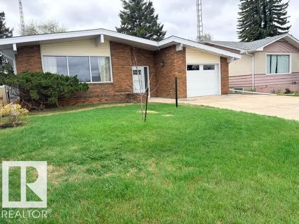5209 45th Ave, Vegreville, AB T9C 1A2