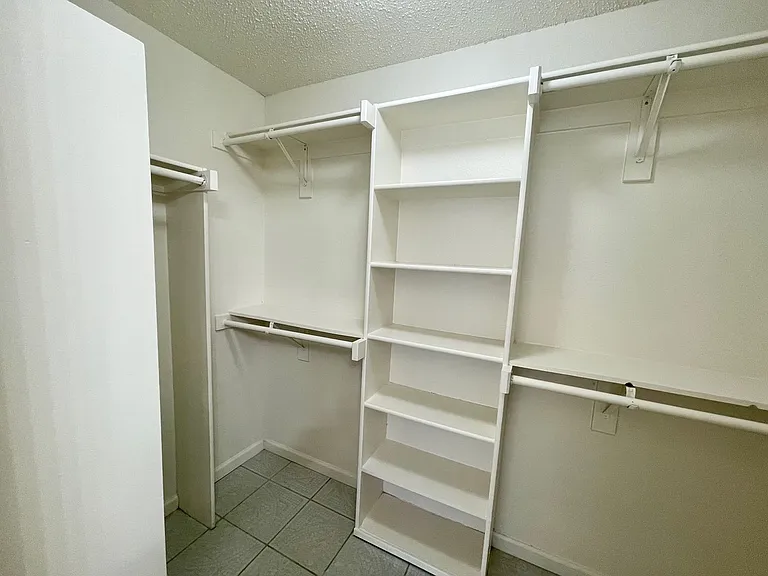 1008 Rock Springs Dr — Photo 28