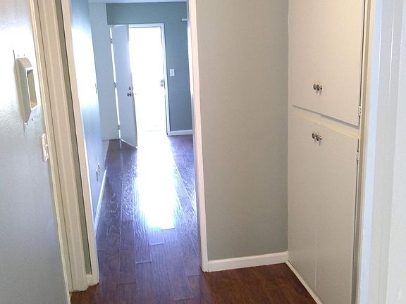 5th image of 10370 Vernon Ave APT 1