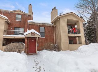 2038 N Rand Rd APT 211, Palatine, IL 60074