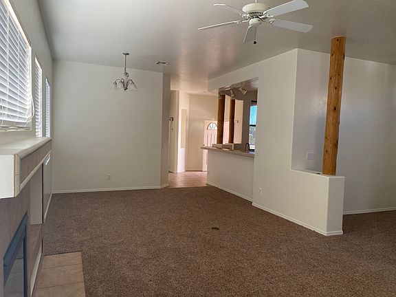 4th image of 1105 Desert Marigold Cir