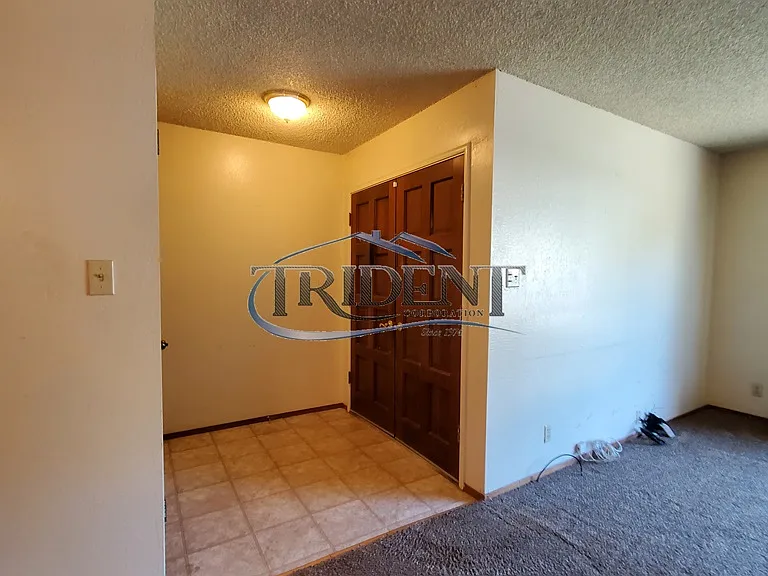 231 E 18th St #A — Photo 4