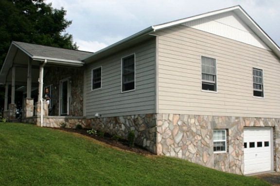 4th image of 212 Parker Dr