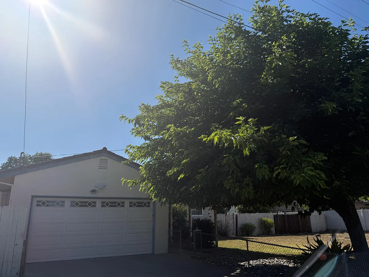 Building Photo - 806 Nightingale St