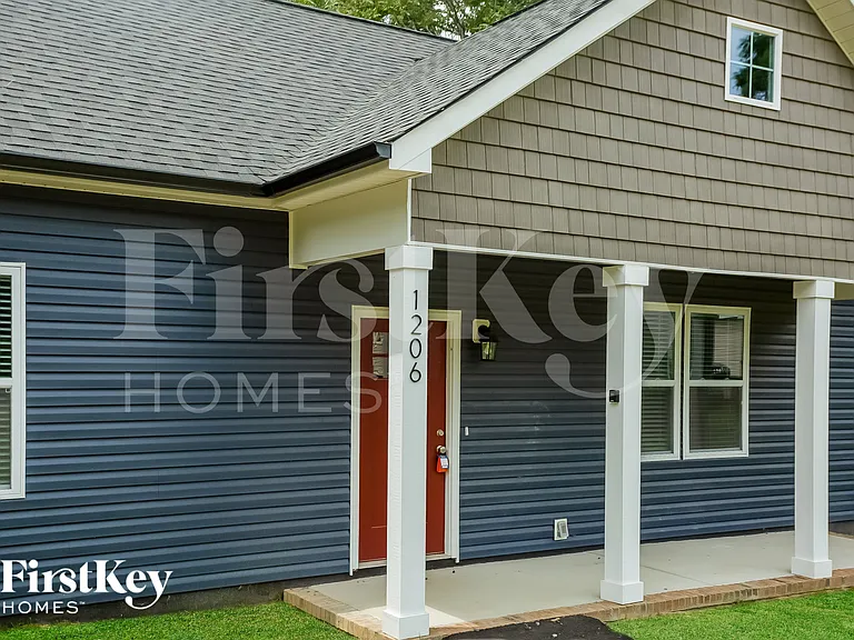 1206 Bel Aire Ave — Photo 1