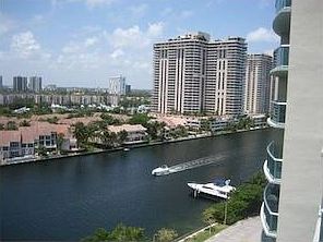 3rd image of 19390 Collins Ave APT 1209