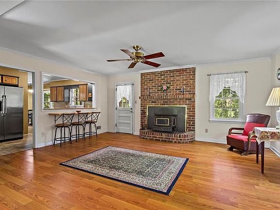 5th image of 8415 Ridge Rd