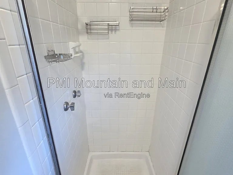 4 Erwin Dr — Photo 30