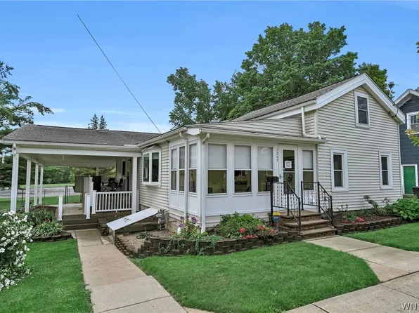 1207 S Main St, Medina, NY 14103