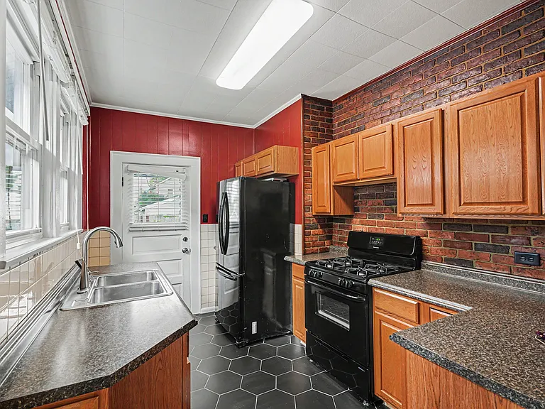 3312 Emerson St — Photo 7