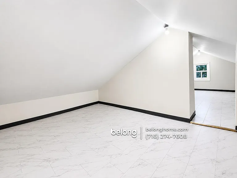 2207 Linwood Ave — Photo 7