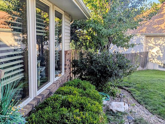 3rd image of 6111 Tennyson Cir
