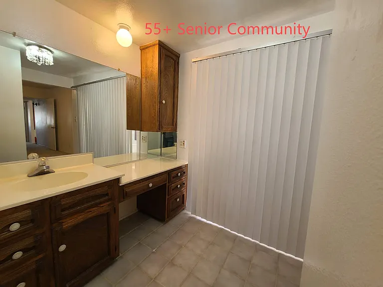 664 Corona St — Photo 7
