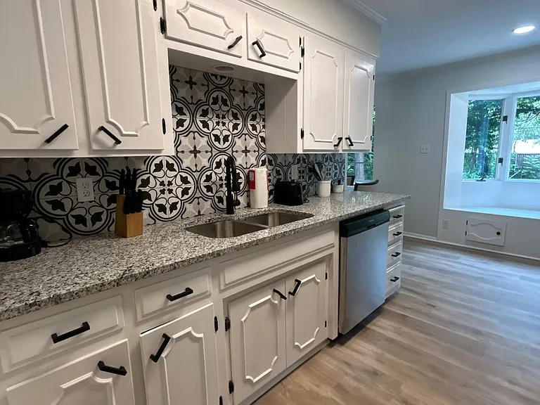 2509 White Oak Ln — Photo 4