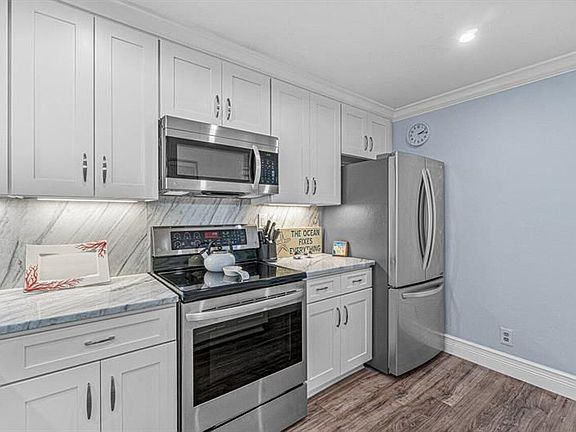 3rd image of 11 Royal Palm Way Unit 203