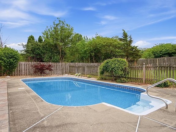 3rd image of 1229 Darvyville Dr