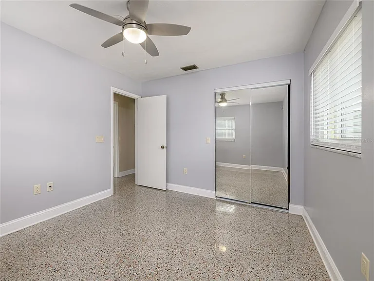 907 Hillside Ter — Photo 24