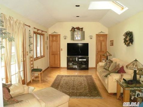 2nd image of 66 Henry Ave