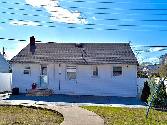 3rd image of 66 Gardner Ave