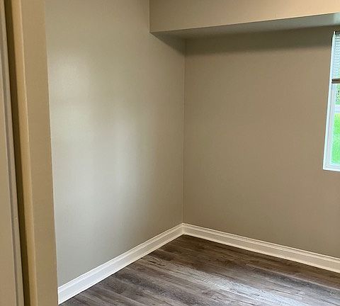 3rd image of 1105 Evans Ave #10753061