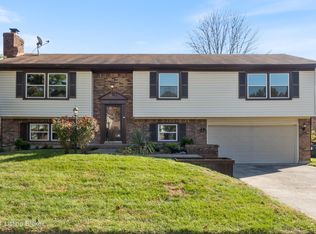 214 Old Towne Rd, Louisville, KY 40214