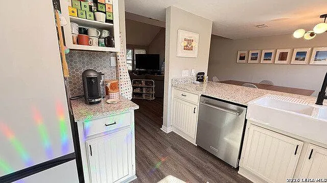 8505 Spring Valley Dr — Photo 15