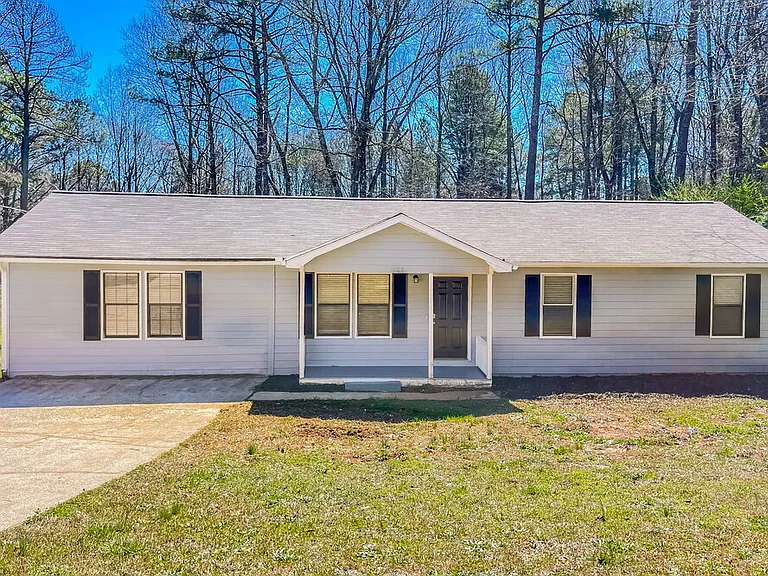 1425 Dillon Rd — Photo 1