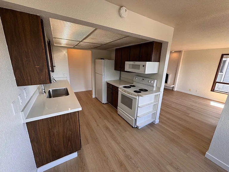 287 NW Market St — Photo 11