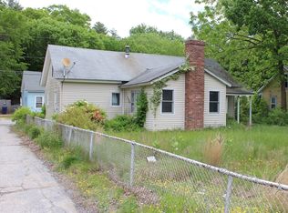 3 Ledge St, Sutton, MA 01590