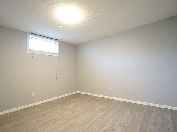 5th image of 3516 87th St NW