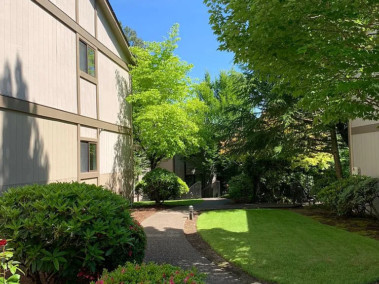 Spacious 2-bedroom apartment homes conveniently located! — Photo 25