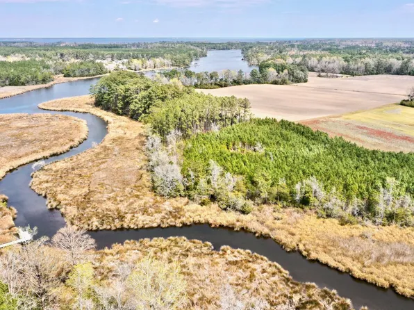 000 Fisher Town Rd, Havelock, NC 28532