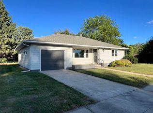 511 N 3rd St, Plainview, NE 68769