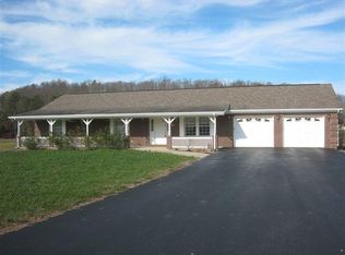197 Trammel Loop, Irvine, KY 40336