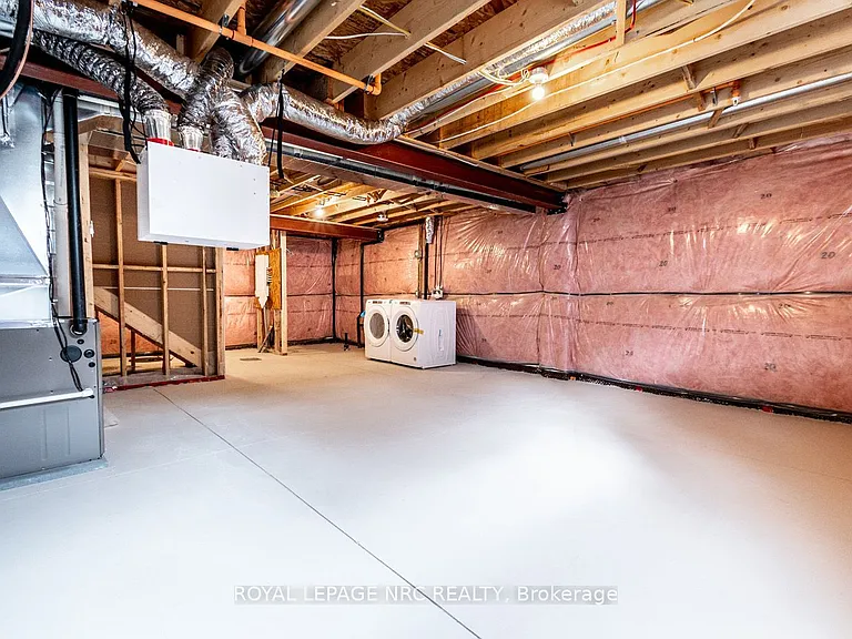121A Moffatt St #21 — Photo 28