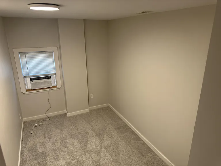 677 Dorset Ave — Photo 10
