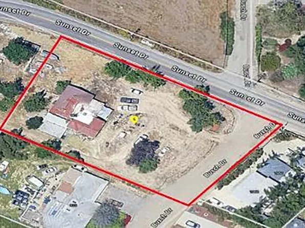 801 Busch Dr, Vista, CA 92081