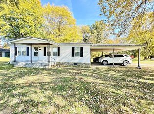 198 Second Cross St, Slaughters, KY 42456