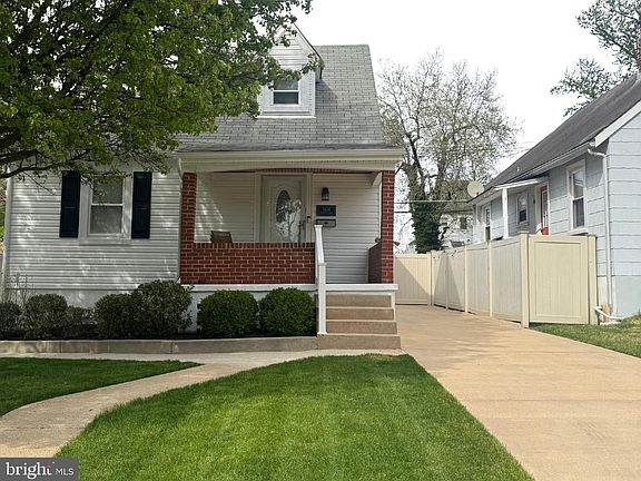3rd image of 2624 Wycliffe Rd