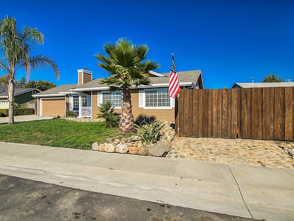 3rd image of 12985 Rose Ct
