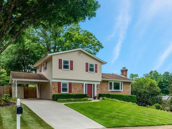 506 Heritage Ln NW, Vienna, VA 22180
