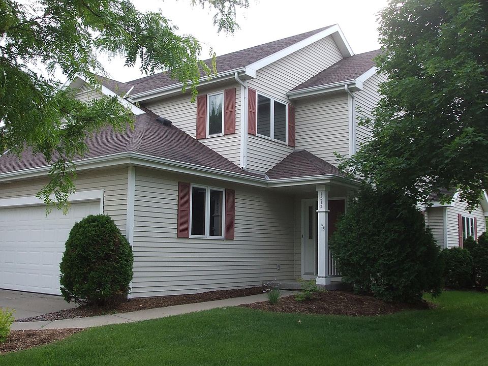 Front of Building / Right Side Duplex