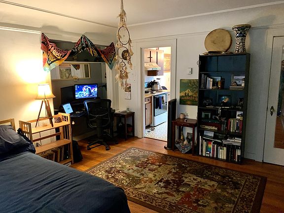 Living area - view 2