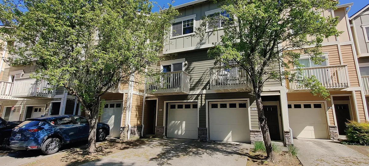 Building Photo - 18405 Stepping Stone Dr #43