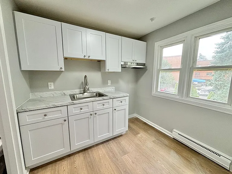 693 Washington St — Photo 7
